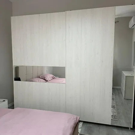 Just Renovated Apartment In The City Center Tirana Exterior photo