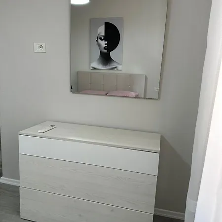 Just Renovated Apartment In The City Center Tirana Exterior photo