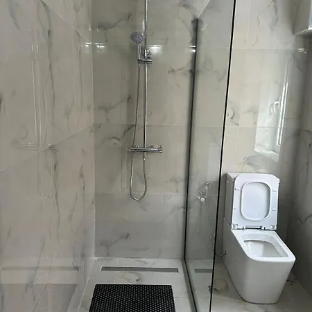 Just Renovated Apartment In The City Center Tirana Exterior photo