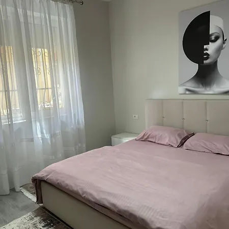Just Renovated Apartment In The City Center Tirana Exterior photo